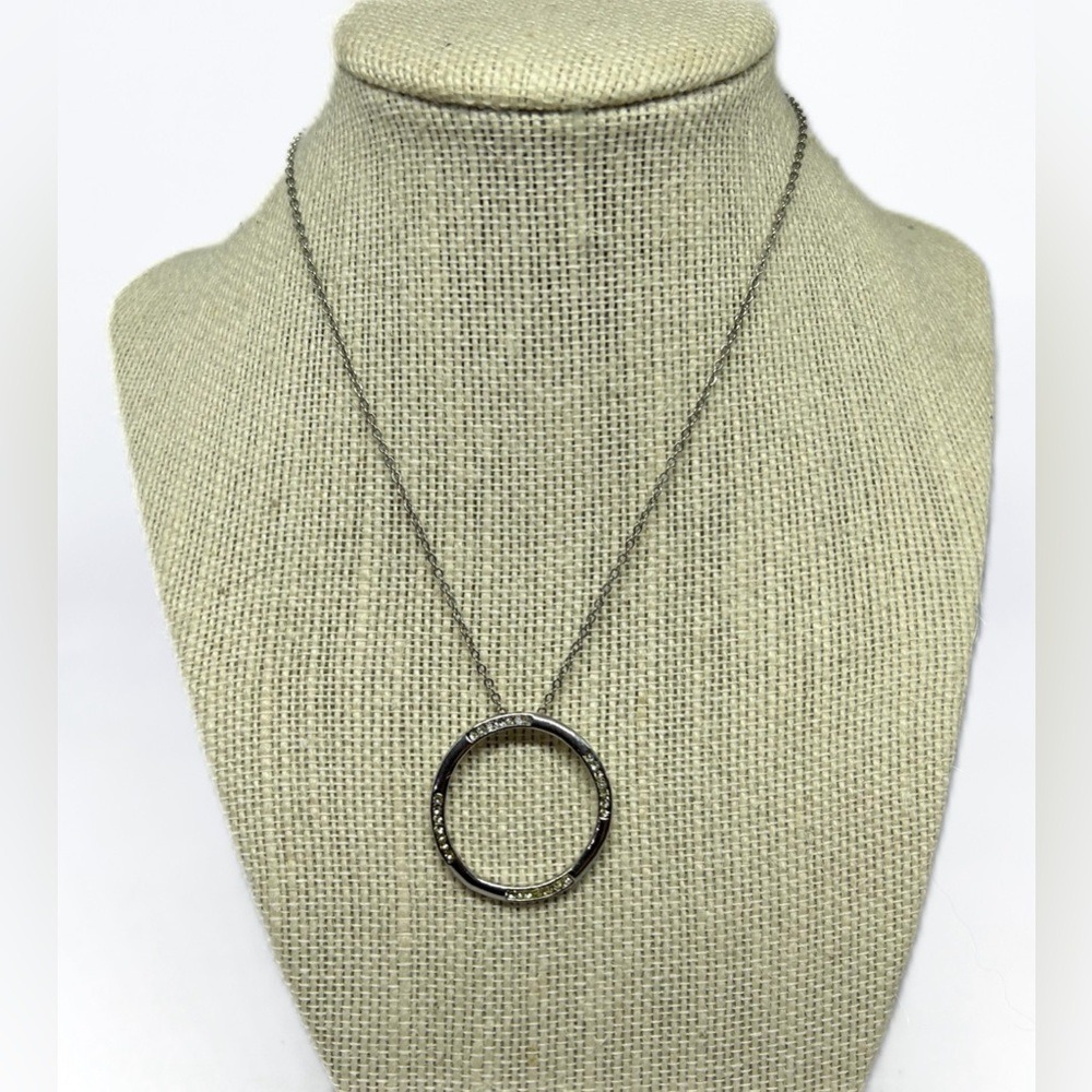 Circle Silvertone Pendant on‎ Silvertone Chain Necklace